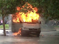 Athen: SNG-Fahrzeug geht in Flammen auf