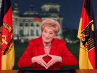 Lilo Wanders als Angela Merkel Lilo Wanders als Angela Merkel