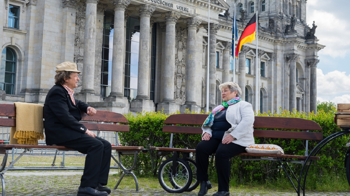 Beim Pelzig auf der Bank - Großbild im Popup-Fenster Beim Pelzig auf der Bank