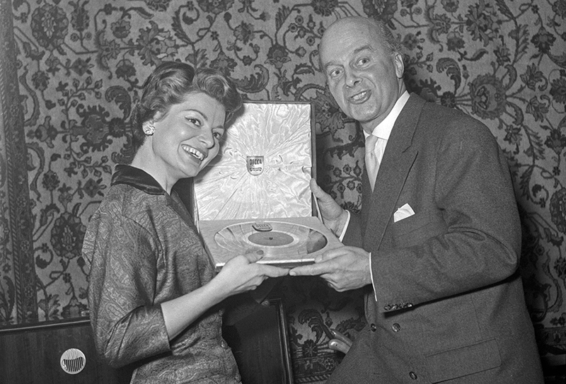 Lys Assia - Großbild im Popup-Fenster Lys Assia