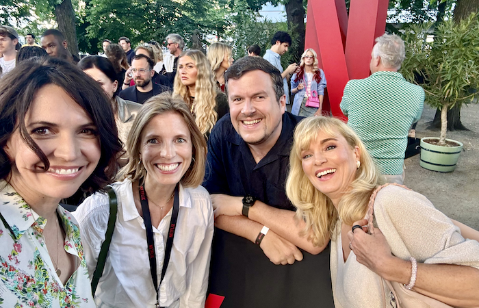 Netflix-Trio - Großbild im Popup-Fenster Netflix-Trio