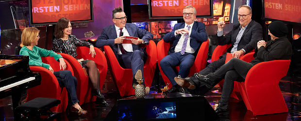Bettina, Bianca, Götz, Jürgen, Oliver und Torsten sehen fern