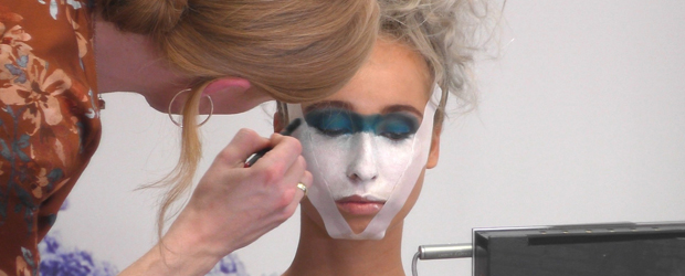 Let’s Glow - Die Make-Up-Challenge