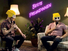 Beste Freundinnen Zuhause