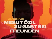 SchwarzRotGold - Mesut Özil zu Gast bei seinen Freunden